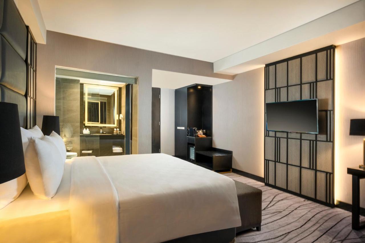 Grand Swiss-Belhotel Darmo สุราบายา ภายนอก รูปภาพ