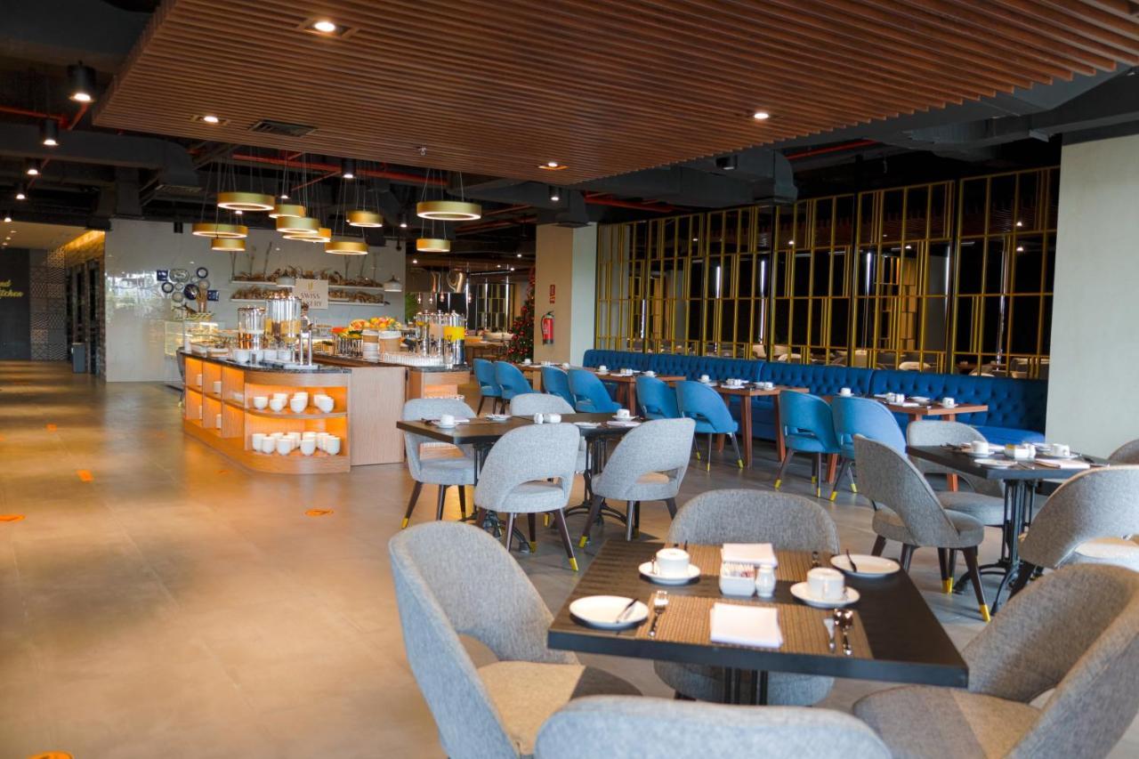 Grand Swiss-Belhotel Darmo สุราบายา ภายนอก รูปภาพ