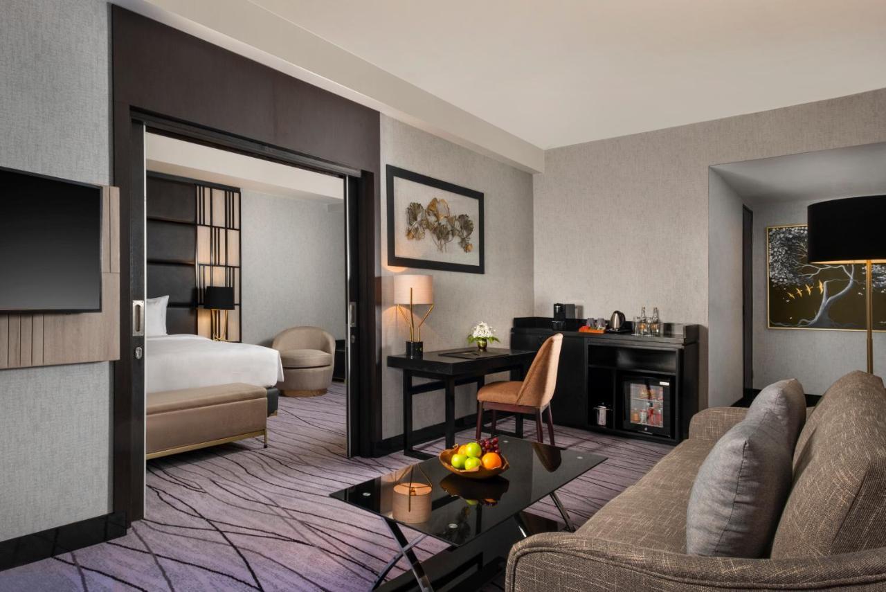 Grand Swiss-Belhotel Darmo สุราบายา ภายนอก รูปภาพ