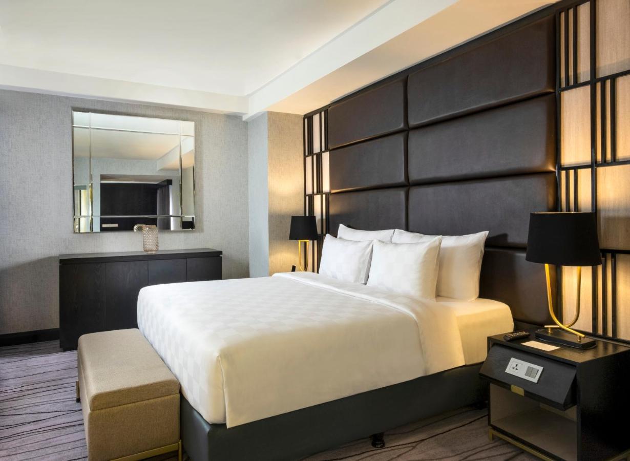 Grand Swiss-Belhotel Darmo สุราบายา ภายนอก รูปภาพ