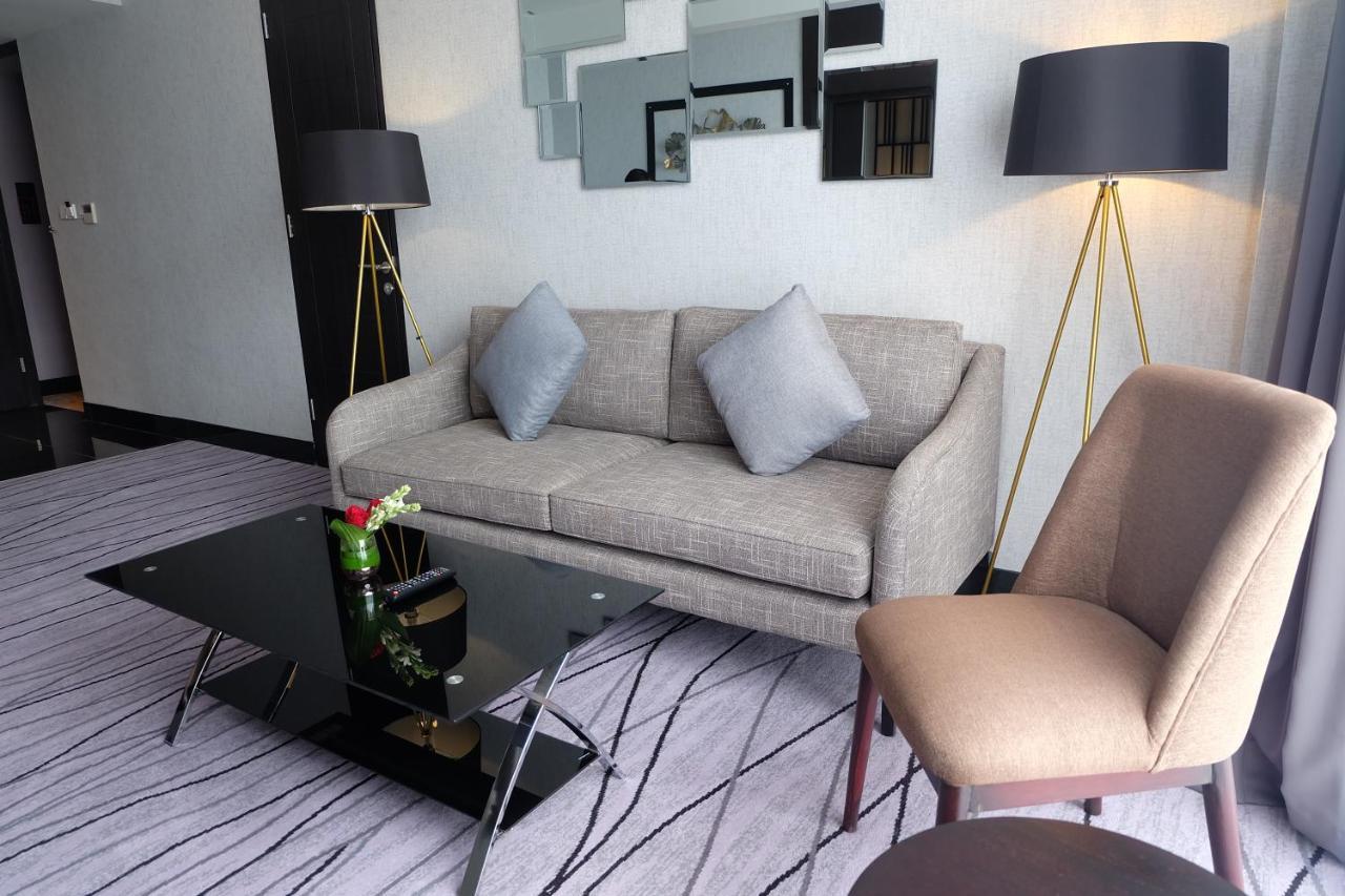 Grand Swiss-Belhotel Darmo สุราบายา ภายนอก รูปภาพ